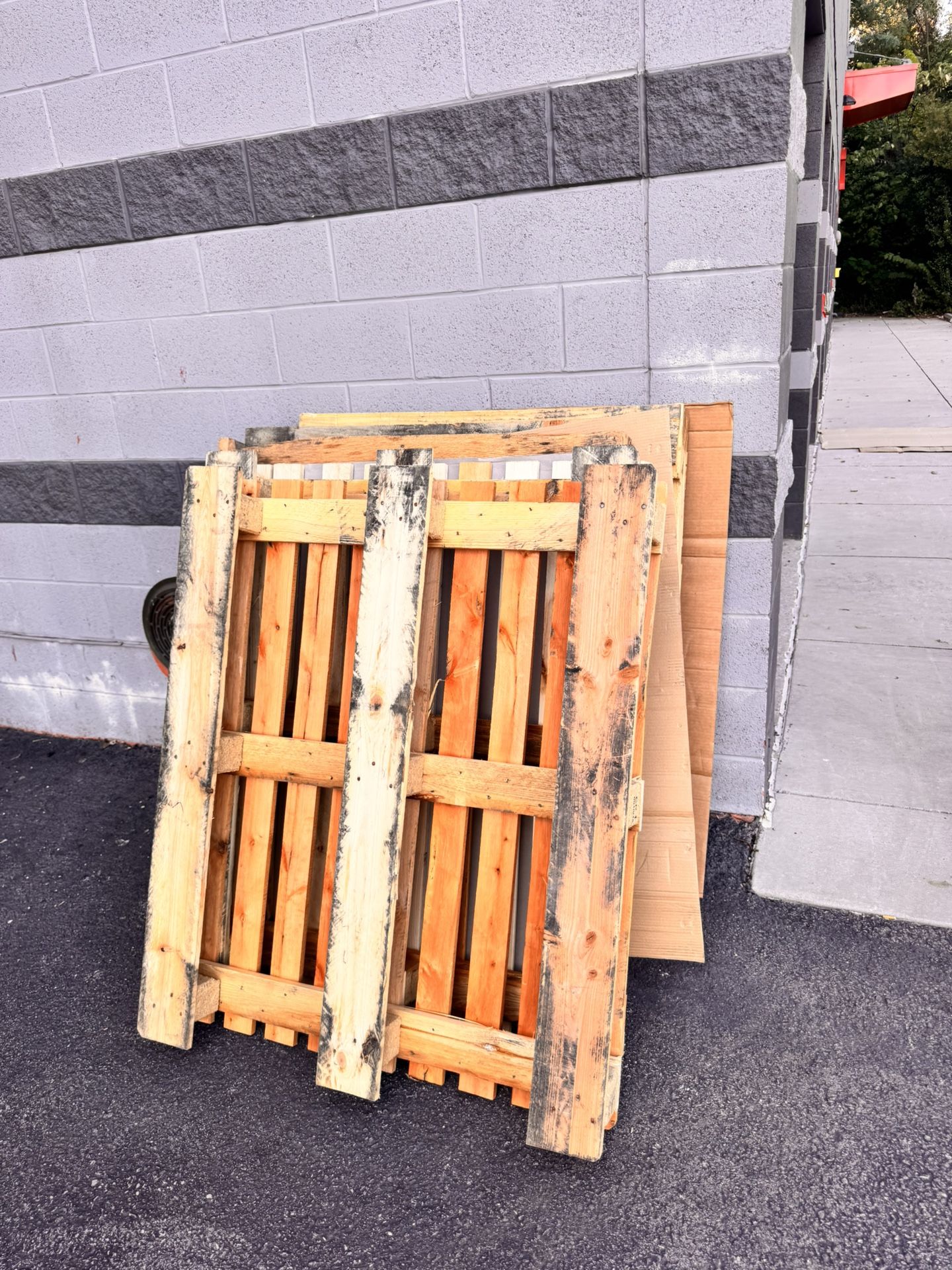 5 Palettes For Free For Pick Up