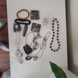 Costume Necklaces  And Earings Jewley