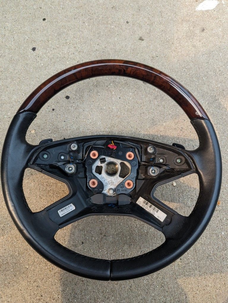 09-13 Mercedes X164 GL350 ML550 R350 Steering Wheel Black w/paddle Shifters OEM