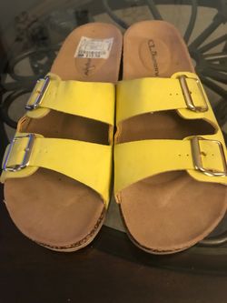 Yellow buckle strap sandals Sz 9