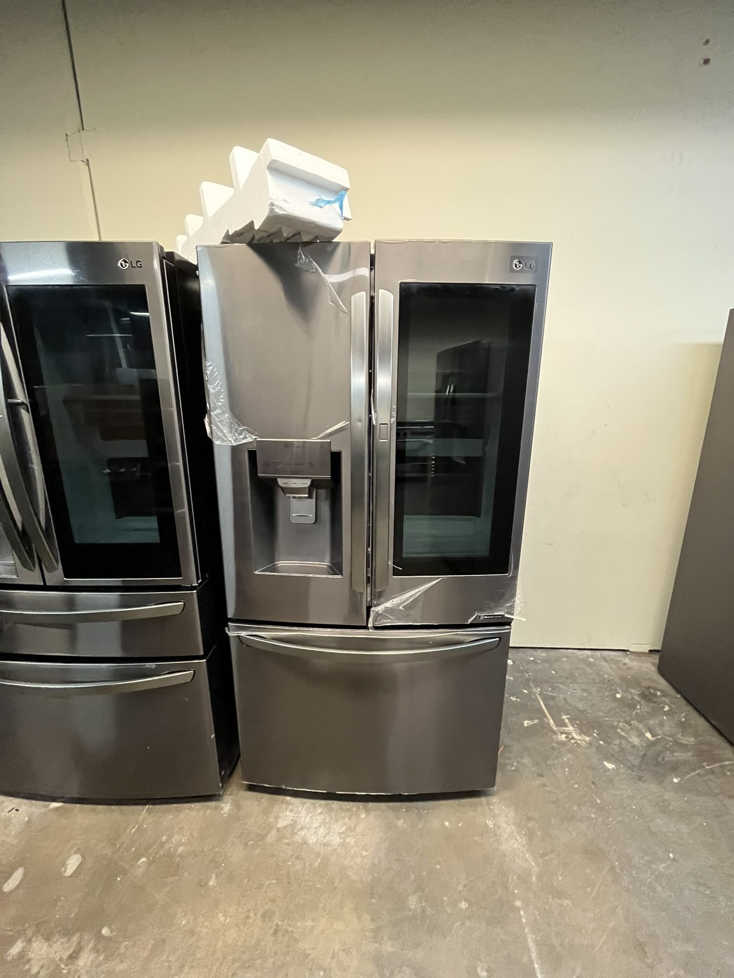 LG COUNTER DEPTH SMART CONNECT REFRIGERATOR WITH INSTA VIEW / KNOCK KNOCK
