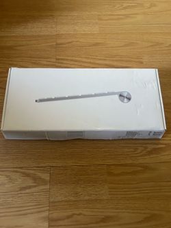 Apple Wireless Keyboard (not tested) (box in rough shape)