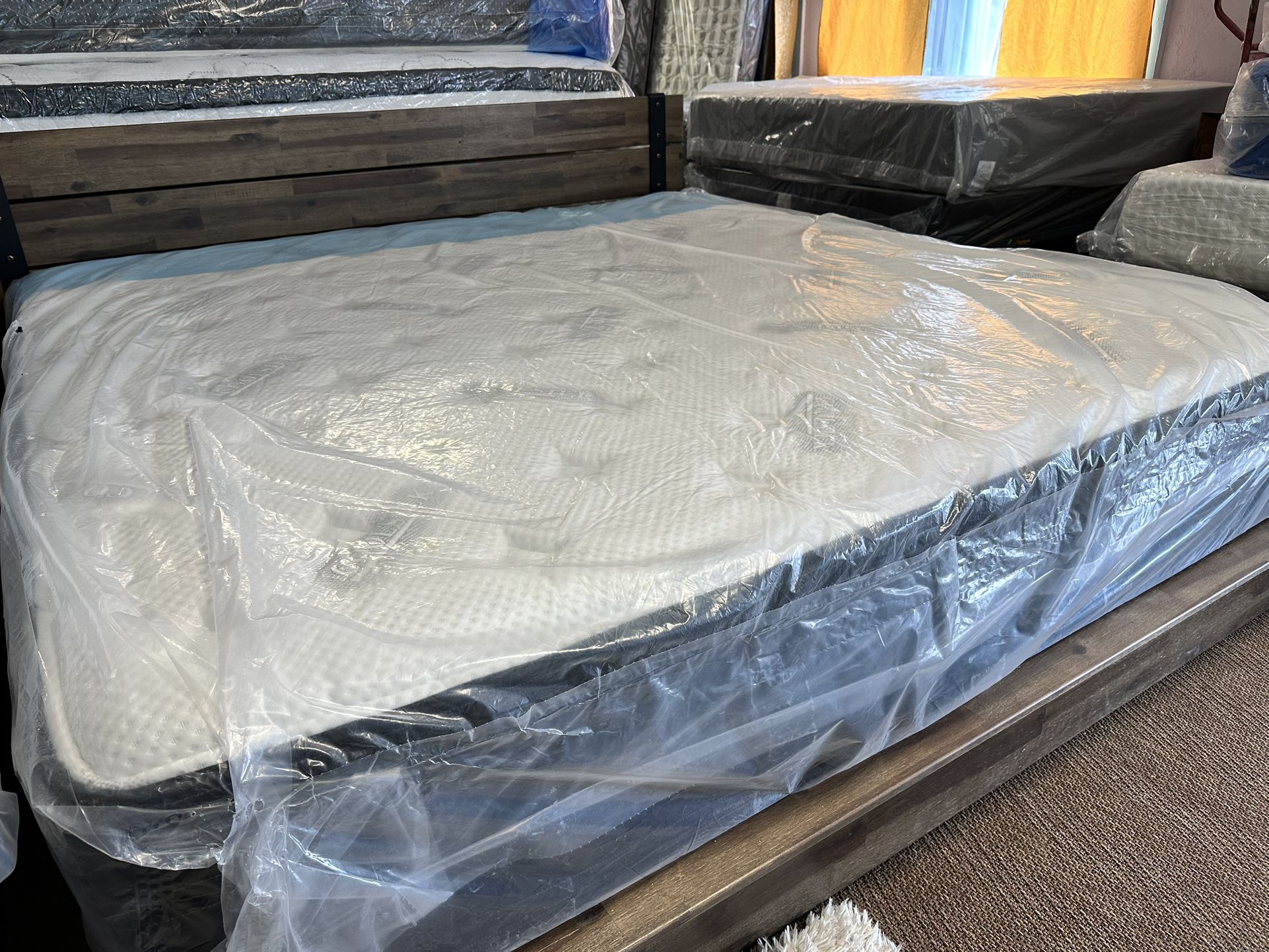 NEW 12” Promo King Hybrid Mattress