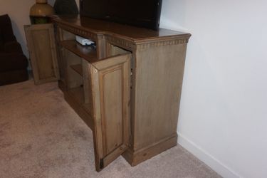 Tv console