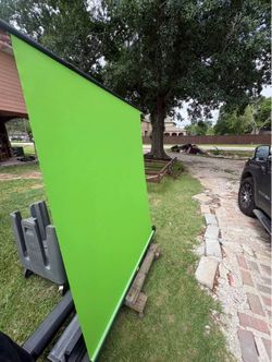 Elgato XL green screen (3) power bank (1) price per