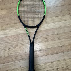 Wilson Blade 98 V6 16X19 Tennis Racket 