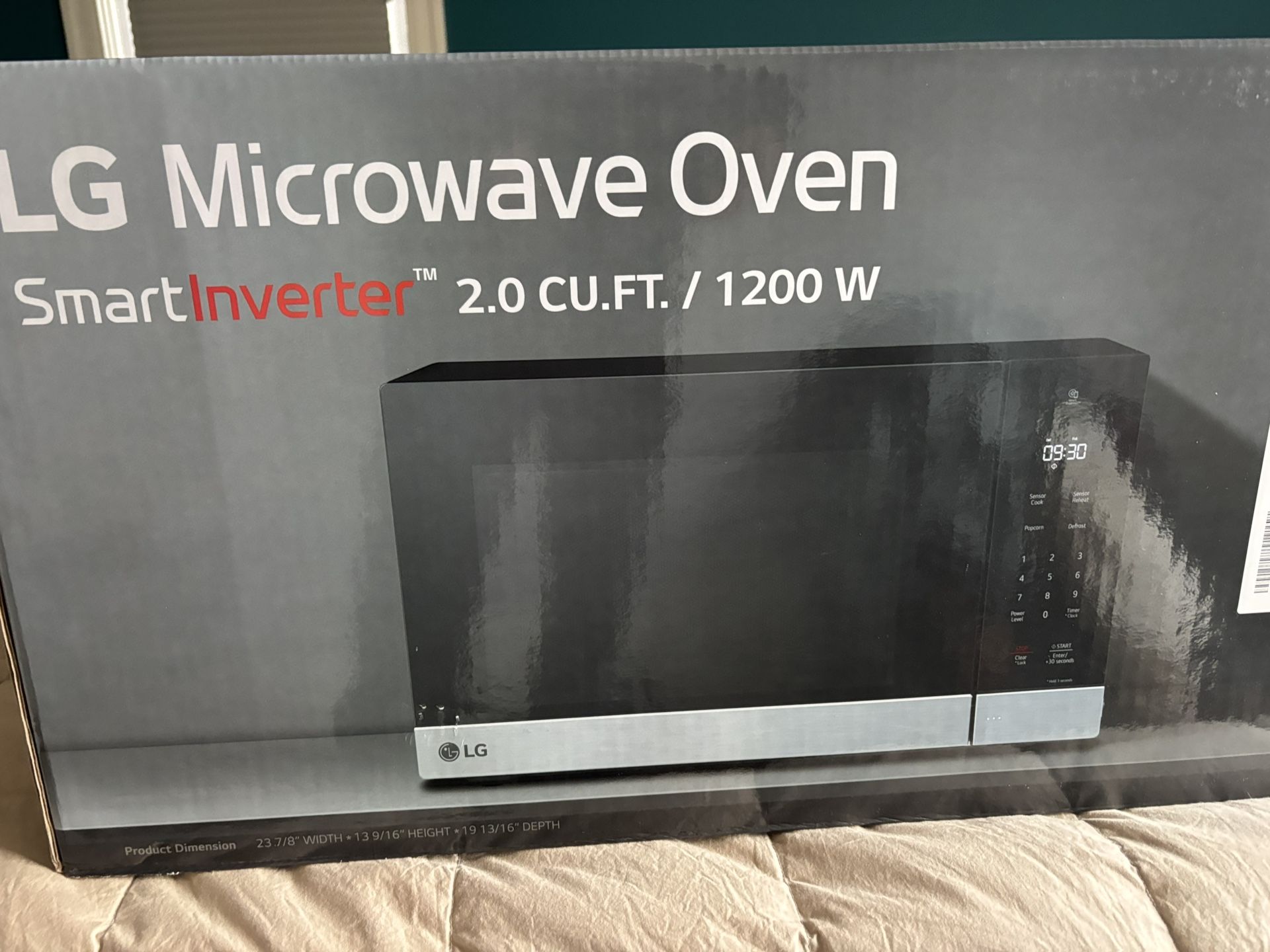 LG Smart Inverter Microwave Oven – 2.0 cu. ft. / 1200W