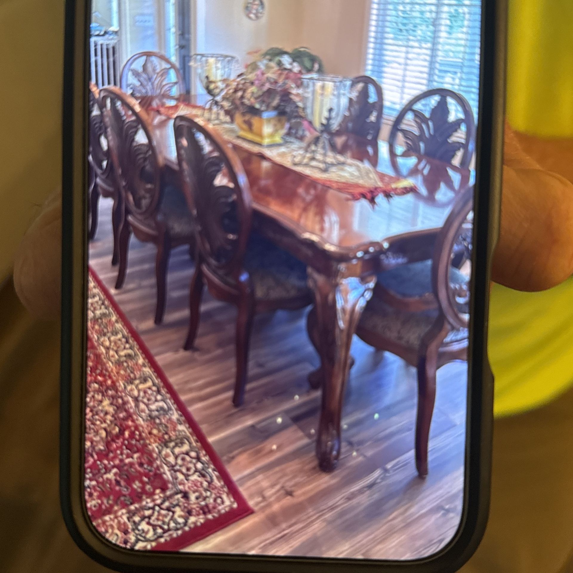 Dining Table With Two Leaves And 8 Chairs