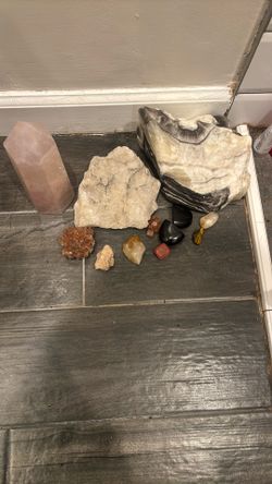Crystal & Stone Collection – Rose Quartz Tower, Quartz, Calcite (Mixed Set)