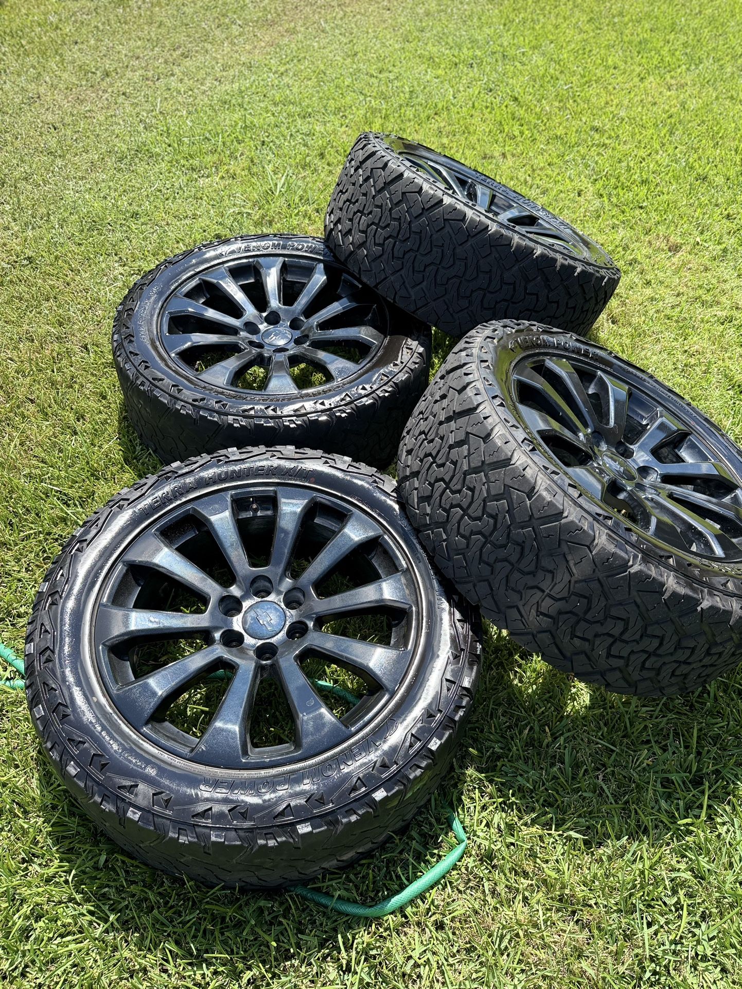 22 chevy high country wheels and tires 6 lug oem factory stocks