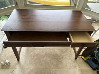 Wooden Computer Desk with Keyboard Tray