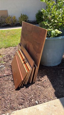 FREE WOOD SHELVING BOARD