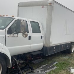 20ft 4dr Box Truck Caterpillar 79,000 Miles 