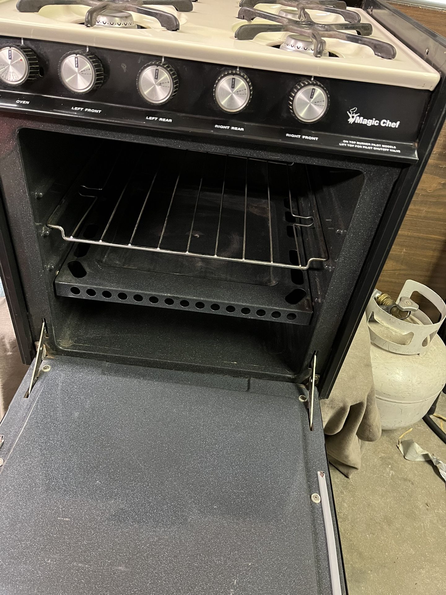 Rv 21” Propane Range 4 Burner W Working Oven for Sale in Nampa, ID - OfferUp