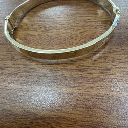 10kt Gold Bangle