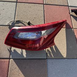 2016-2018 Nissan Altima Passenger Side Taillight 