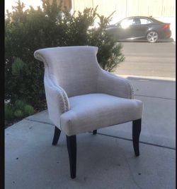 Accent chair