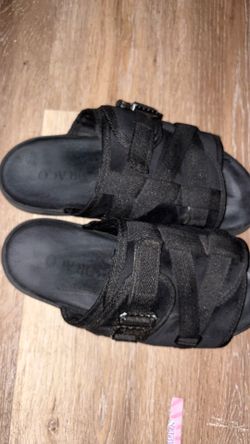 Selling Draco sandals