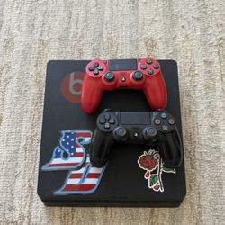 PS4 Slim 1TB Comes With Two Controllers