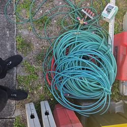 Pro Air Hose Bundle - 300ft+ Polyurethane Hose & Manifold
​Pneumatic Air Hose Lot with 4-Way Splitter Manifold