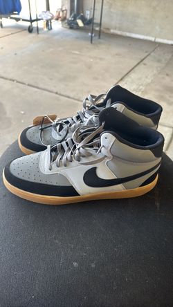 Nike Men 13 shoe