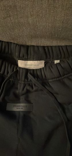 BLACK ESSENTIALS SHORTS