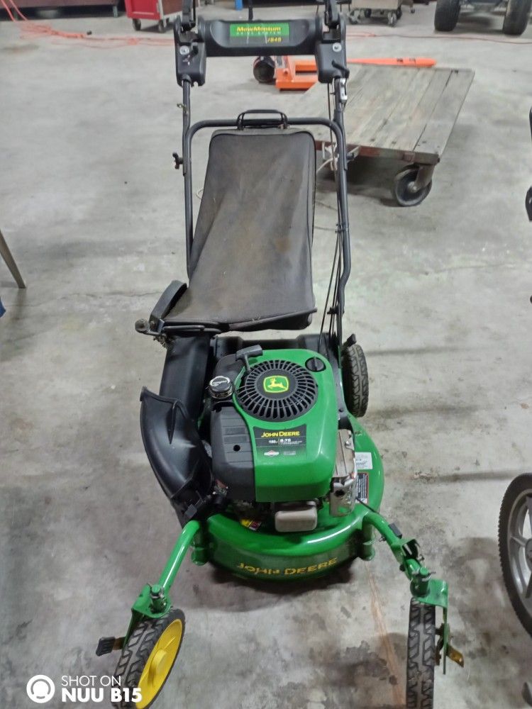 John Deere Self-propelled Lawn Mower