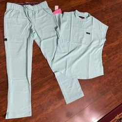 Koi Xs Scrub Set. Brand New With Tags. $25