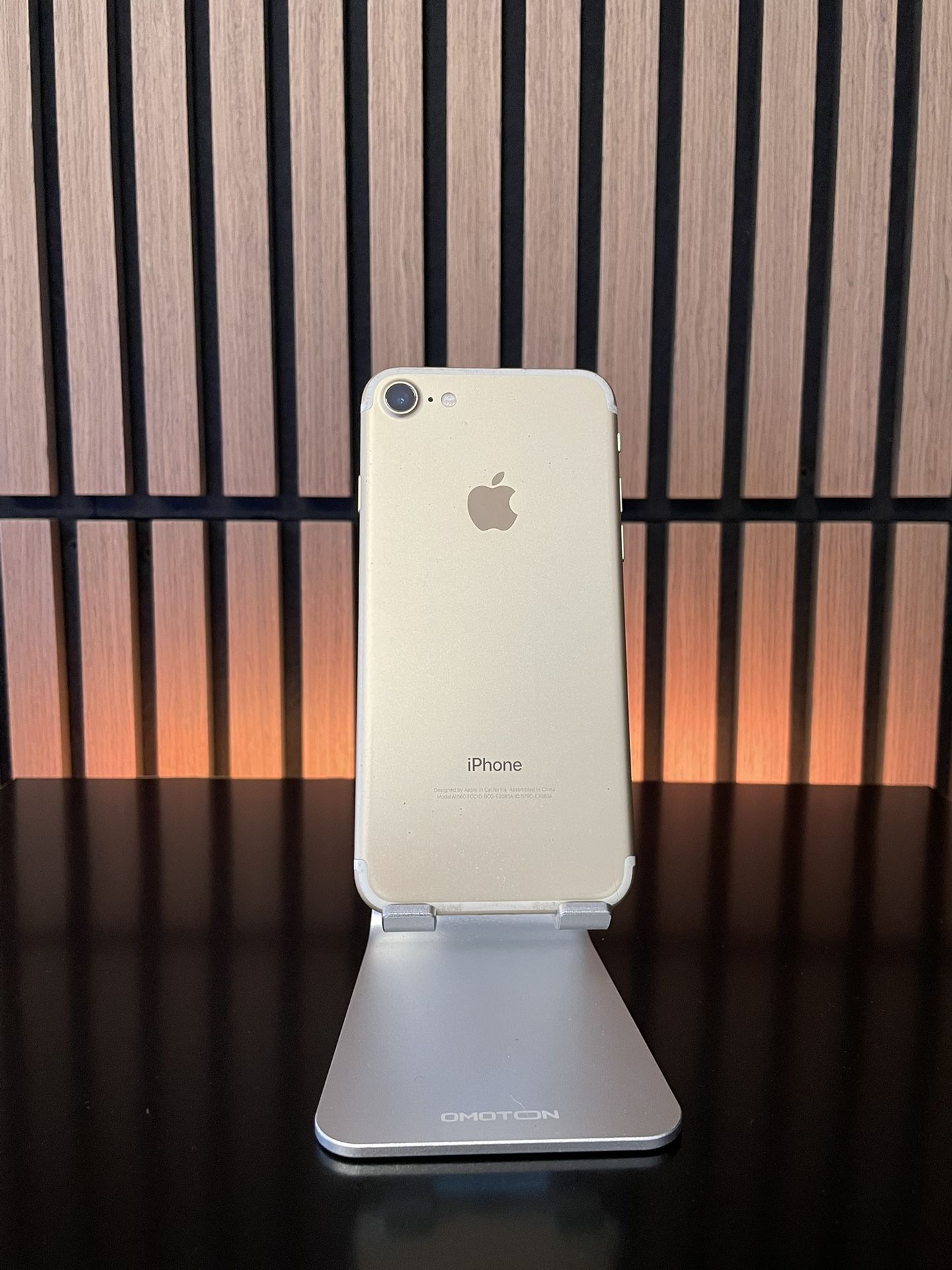 iPhone 7 - Unlocked - 32GB