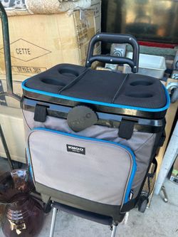 Igloo Rolling Cooler with Telescoping Handle