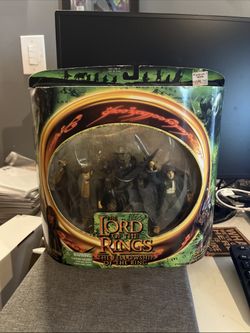Lord of the Rings - Merry, Pippin and Orc Figure Set