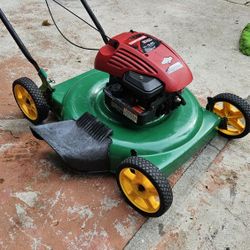 Lawn Mower Craftsman Briggs&Stratton Engine 5.5hp, 22"cut 
