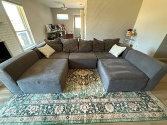 Modular 5-piece Sofa Sectional - 2 Corner Pieces and 3 Sectional Pieces