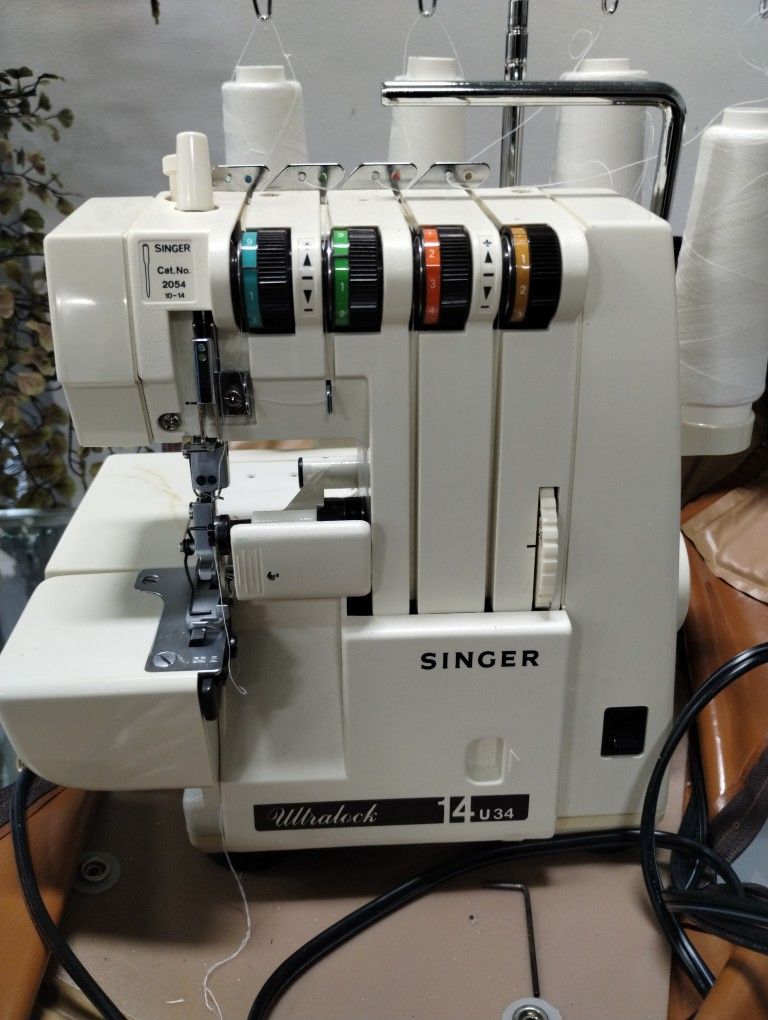 Antique Singer Ultra Lock 14 U34 Sewing Machine