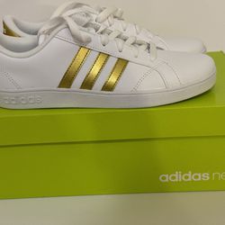 White And Gold Adidas Casual For Teens Size 6.