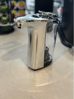 Kitchen soap dispenser