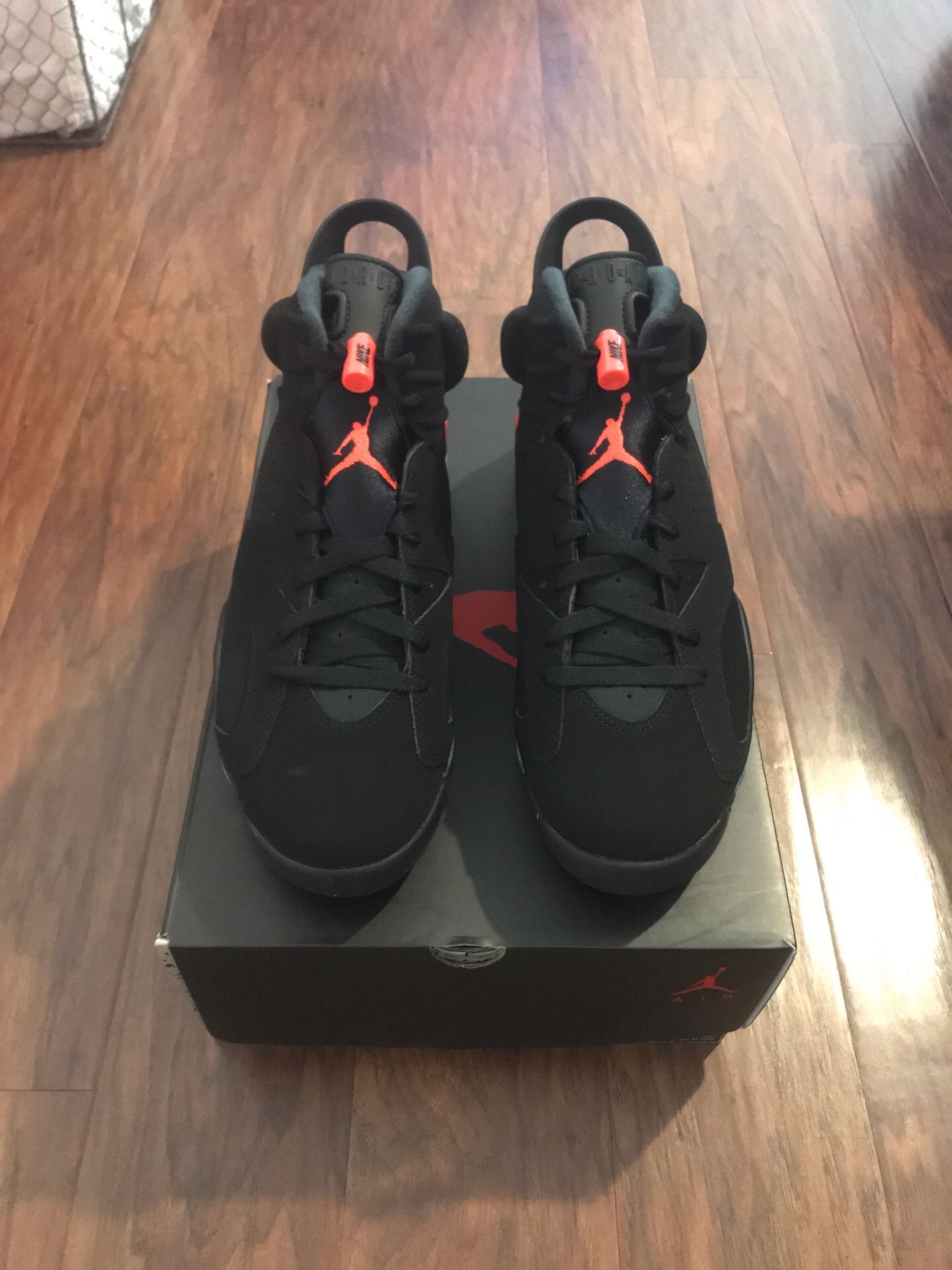 Air Jordan Retro 6 Black Infrared (2019)