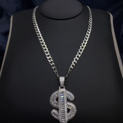 SILVER CURB CHAIN/MONEYSIGN PENDANT