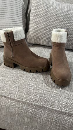 Snow Boots Fits 9
