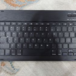 Wireless & Chargable Keyboard for Apple + Samsung
