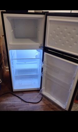 Mini Fridge/Freezer  4.7 Cu Ft
