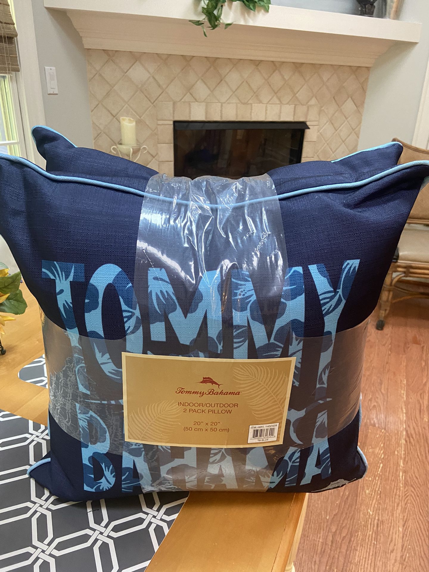Tommy Bahama Pillows (2) Brand New Indoor/outdoor