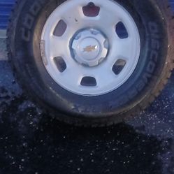 4 Cooper Tires And Chevy Wheels Gently Used Size 265/70/16
