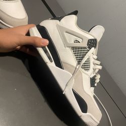 Jordan 4 Military Black 