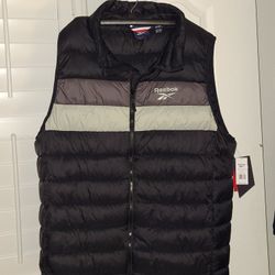 NEW W/TAGS Men's Reebok Puffer Vest Black Nylon Full Zip Filled Jacket Sleeveless