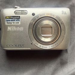 Nikon Coolpix S3700
