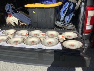 LIMOGES Triumph AMERICAN LIMOGES dinner set service total no chips or issues Vermillion Rose 22 Karat gold 11 Salad bowls approximately 8” 4 coffee