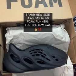 ADIDAS FOAM RUNNERS MEN SIZE 11