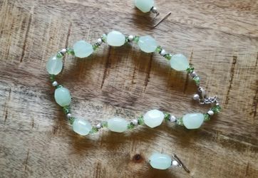 Necklace & Earrings Set Light Green