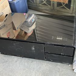 Cooler/speaker Table 